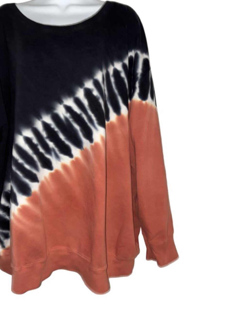 Sz.3X*Torrid*Coral/Black/White Tie-Dyed Sweatshirt--3/4 Sleeve - Picture 2 of 5
